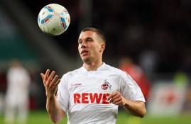 IM电竞官网-姆巴佩在瑞士队比赛中赛事规则更新，突破纪录引发热议！